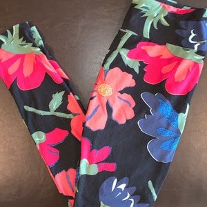 Lularoe leggings. One size. Like new. Floral print on black.